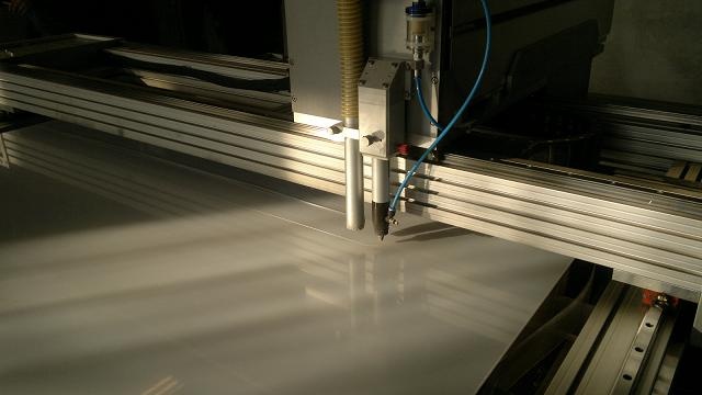 Laser Cięcie laserem plexi